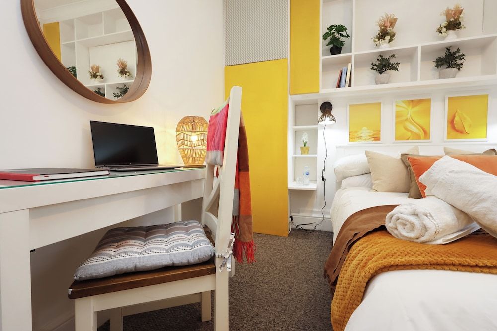 Cardiff Guesthouse & On-Street Parking Standard Double Room 4