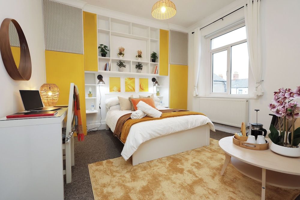 Cardiff Guesthouse & On-Street Parking Standard Double Room 2