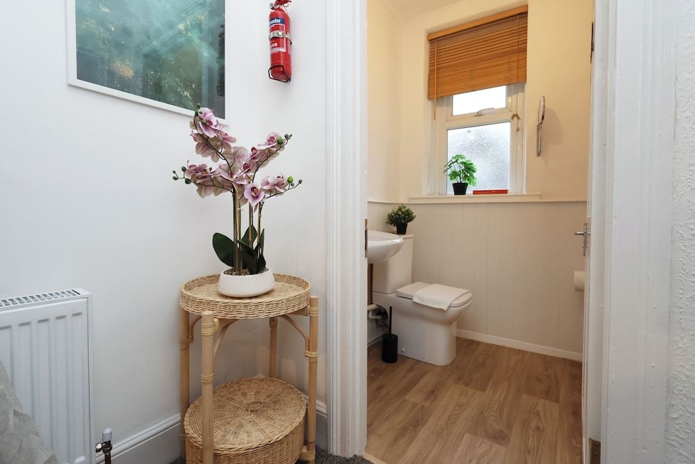 Cardiff Guesthouse & On-Street Parking Standard Double Room 12