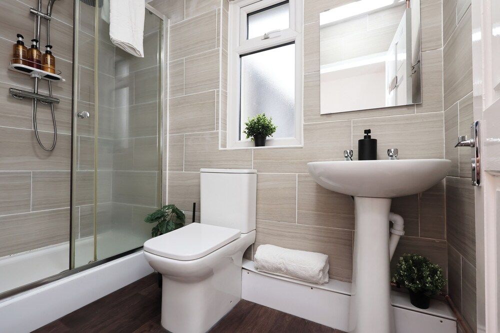 Cardiff Guesthouse & On-Street Parking Standard Double Room 11