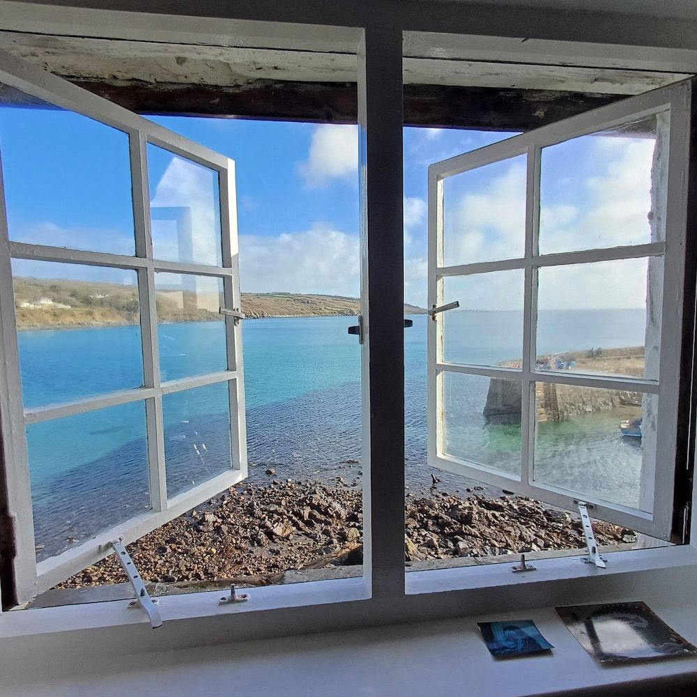 The Old Post Office Double Room, Sea View 3