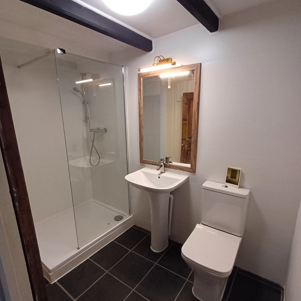 The Old Post Office Standard Double Room, Sea View 9