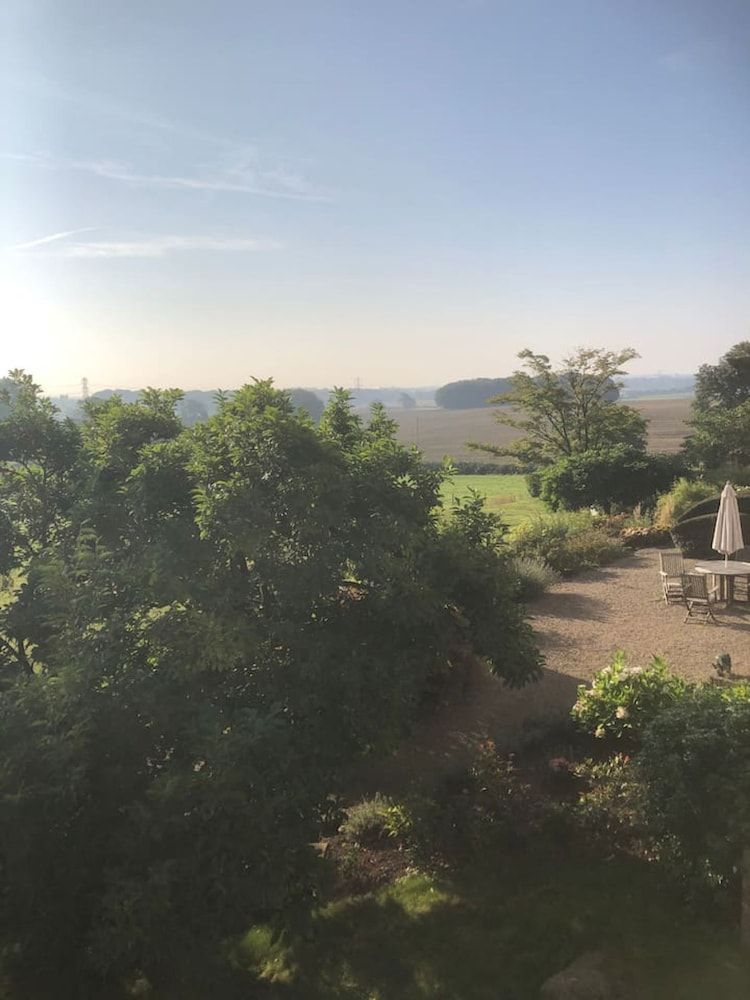 Stunning Hall Cottage Near York and Leeds Apartment 24