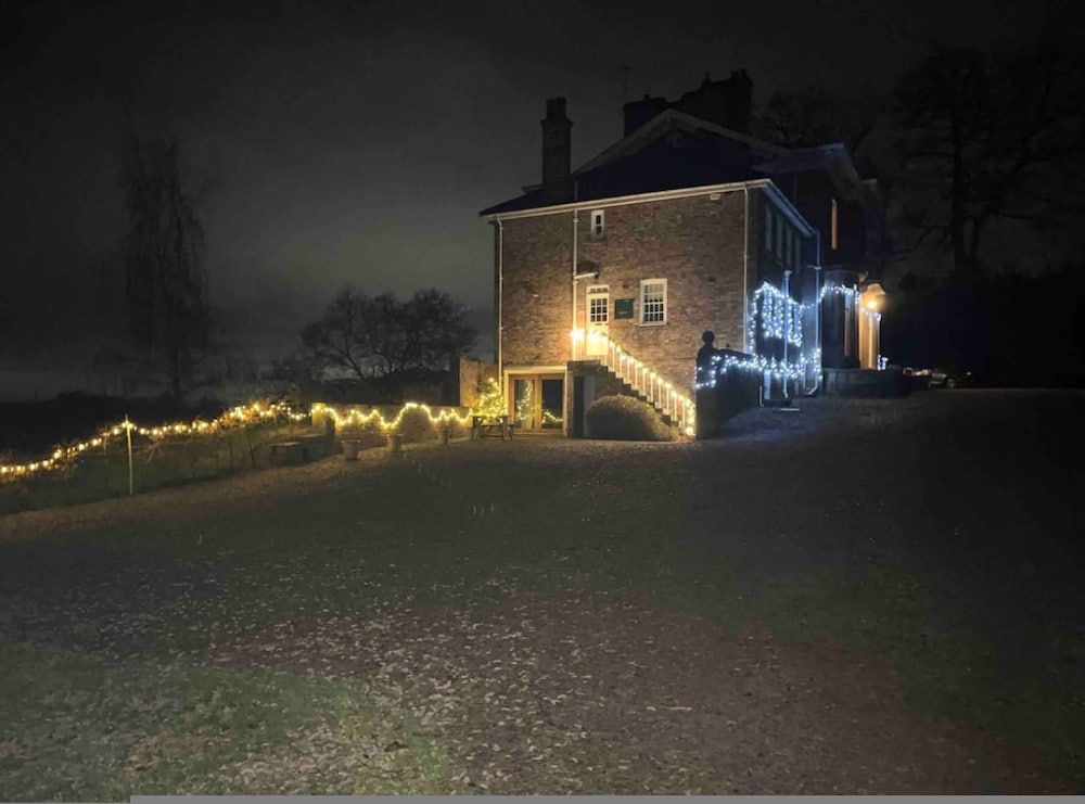 Stunning Hall Cottage Near York and Leeds Apartment 28