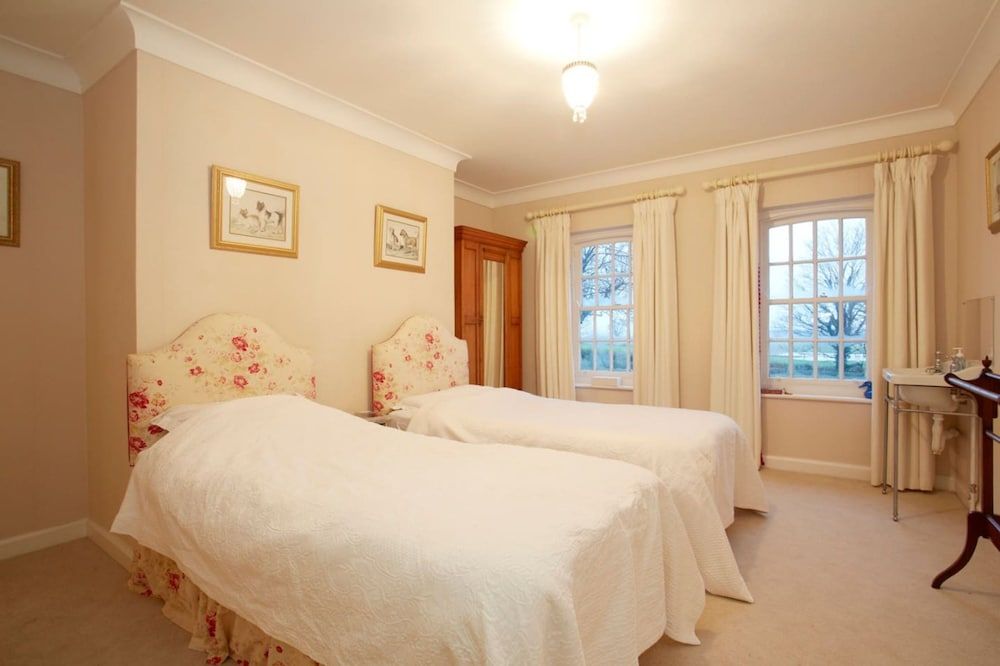 Historic Hall Wing nr York Leeds Free Hot tub House 4