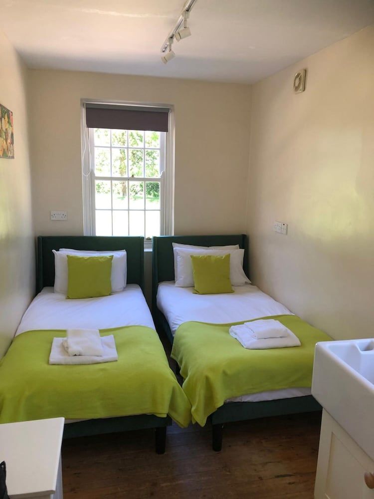 Historic Hall Wing nr York Leeds Free Hot tub House 43