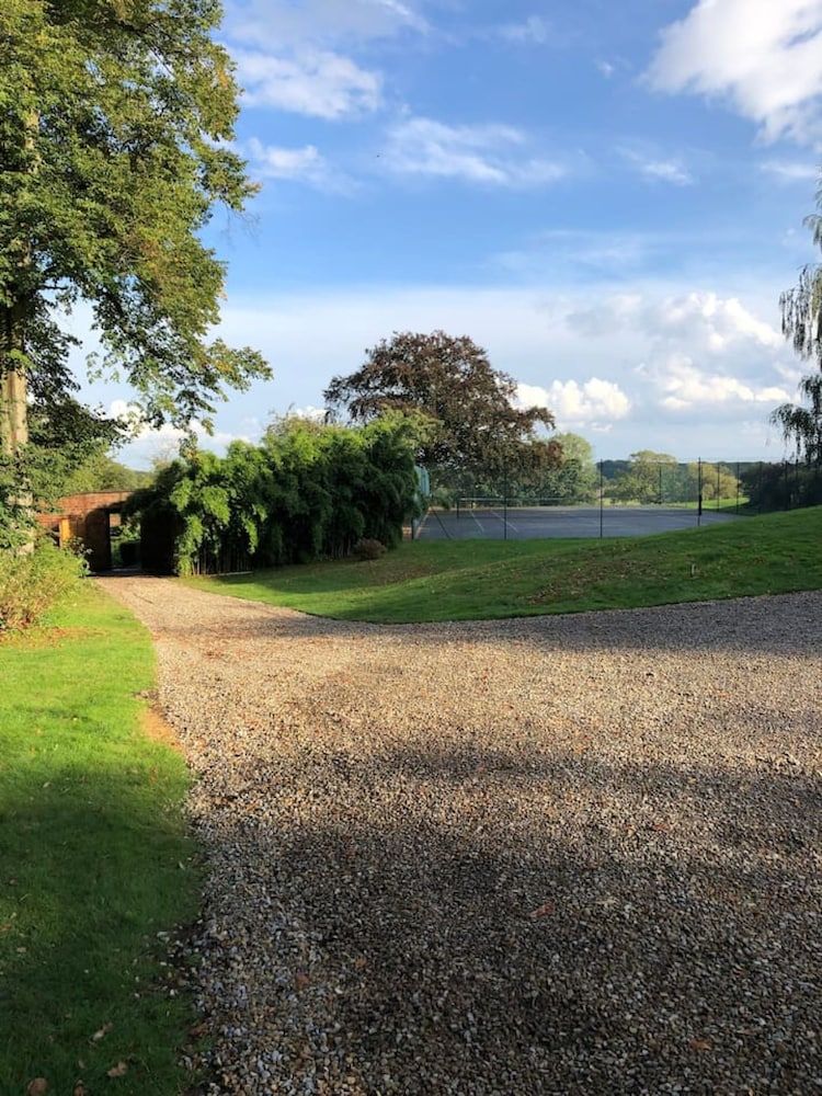 Historic Hall Wing nr York Leeds Free Hot tub House 45