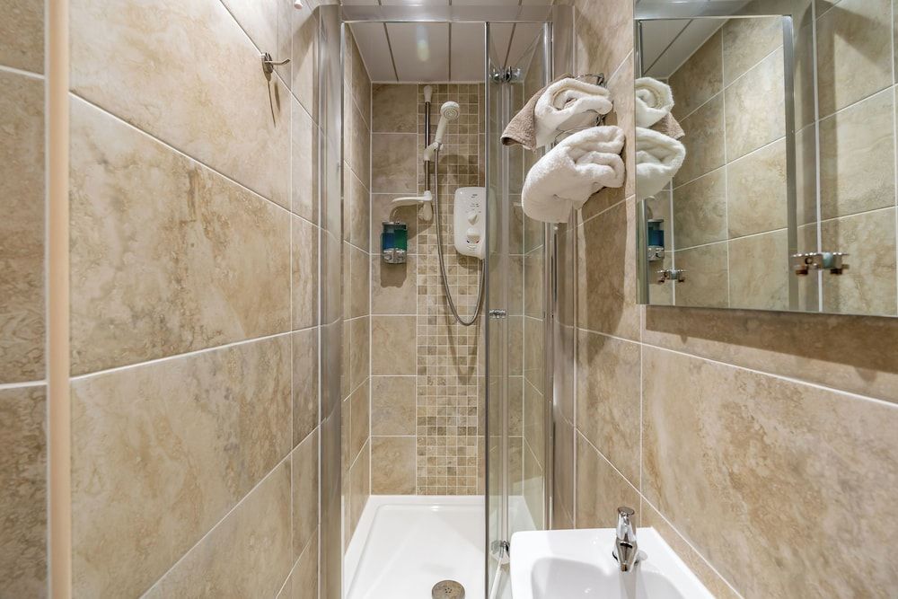 Gifford House Standard Double Room 5