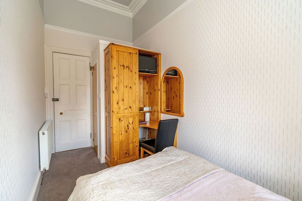 Gifford House Standard Double Room 2