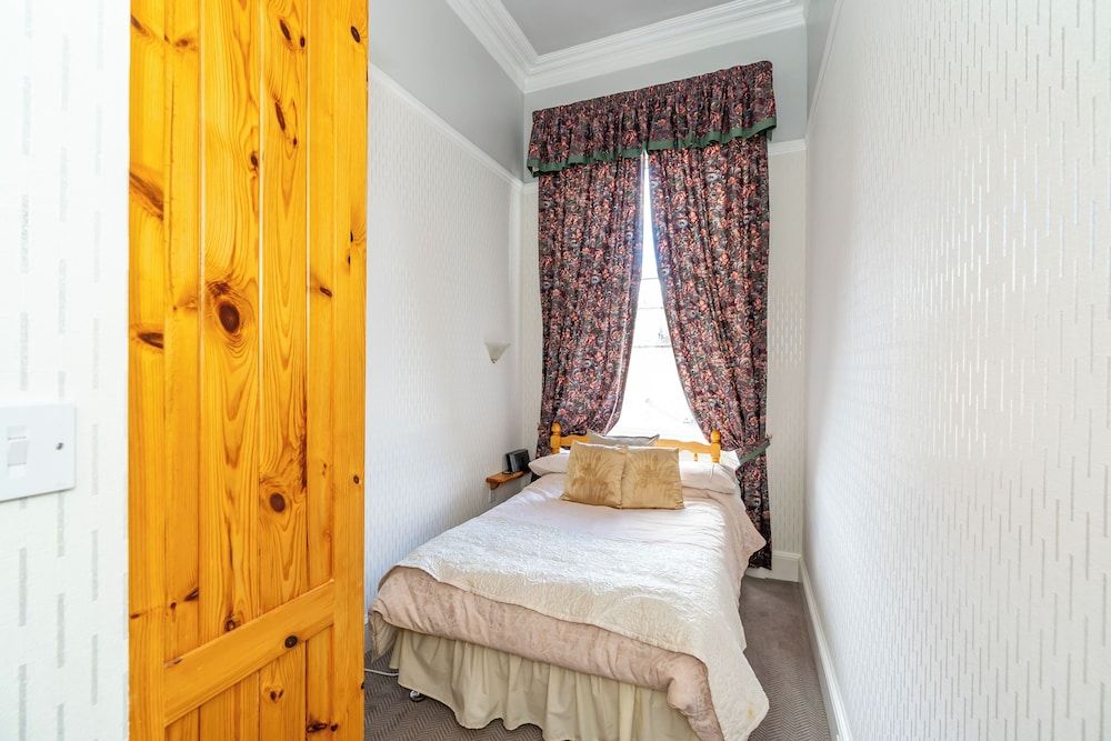 Gifford House Standard Double Room