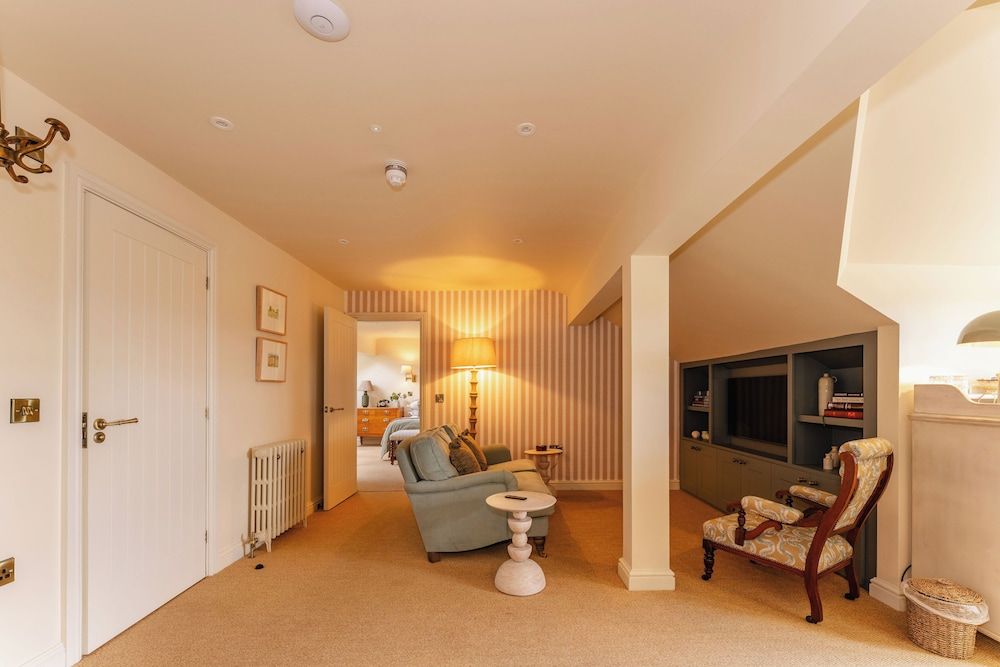 Three Acres Inn & Restaurant Deluxe Double Room 3