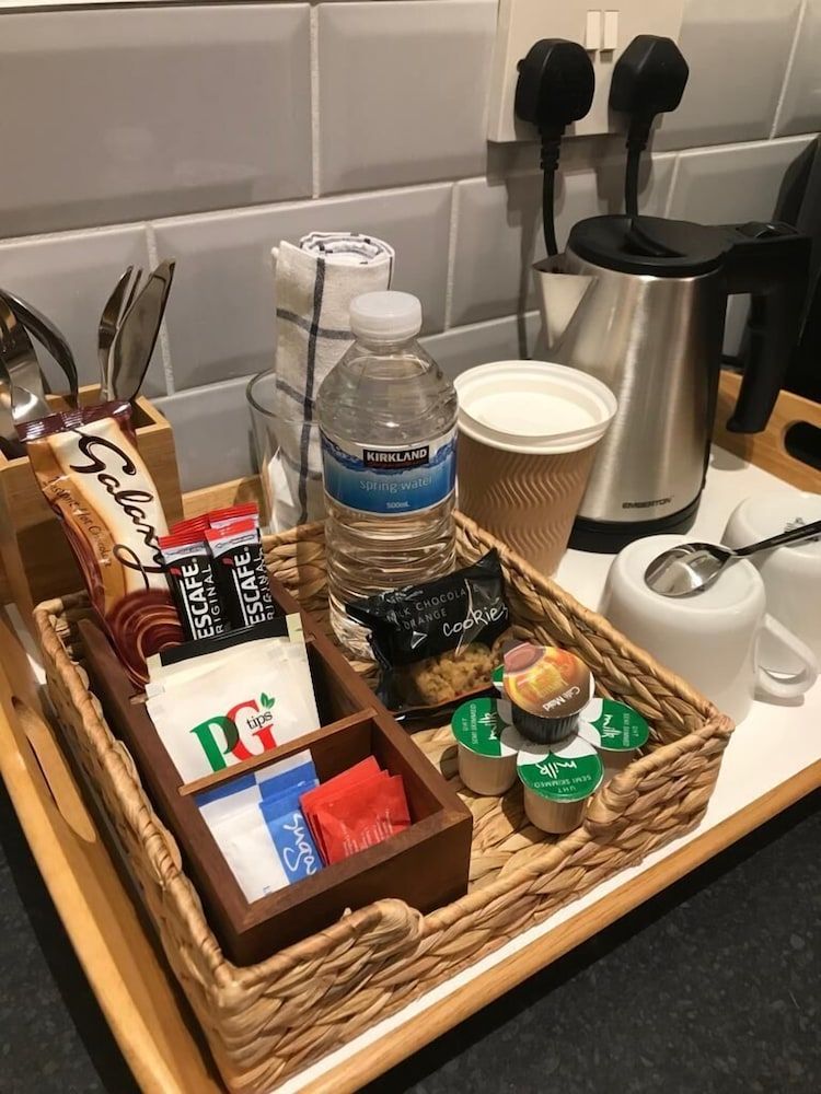 Anson Studios Walsall M6 J10 Economy Double Room, Ensuite, Garden View 3