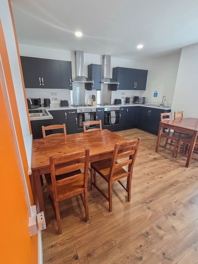 Hullywood Rooms Standard Double Room 6