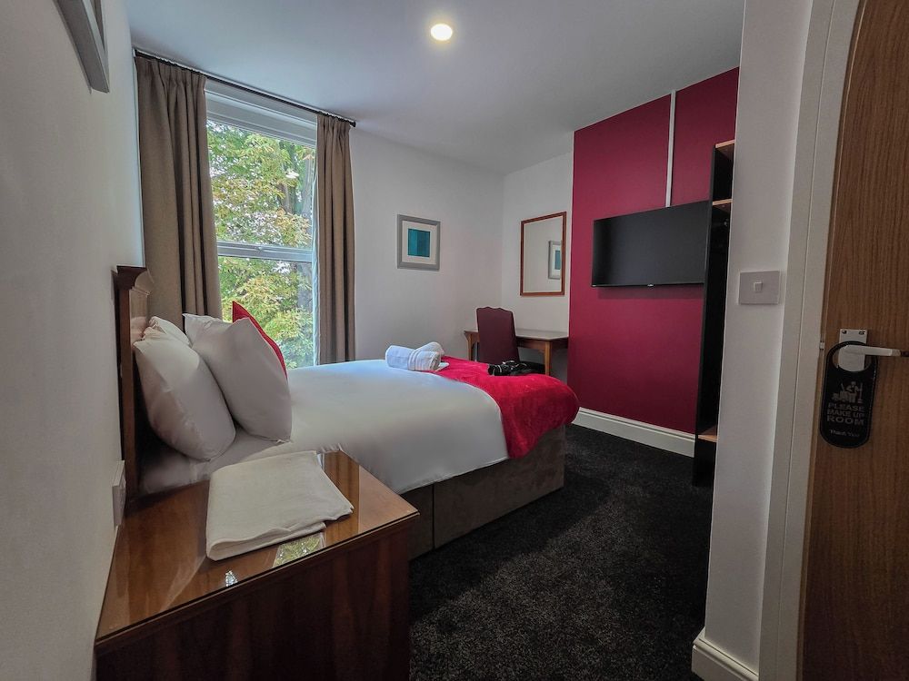 Hullywood Rooms Standard Double Room 3