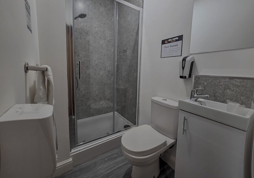 Hullywood Rooms Standard Double Room 7