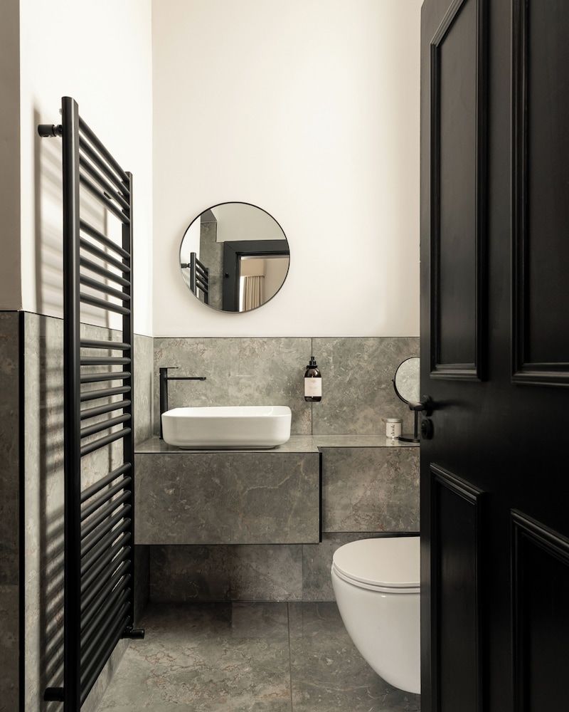 Moment Blythswood Street One-Bedroom Premium Apartment 18
