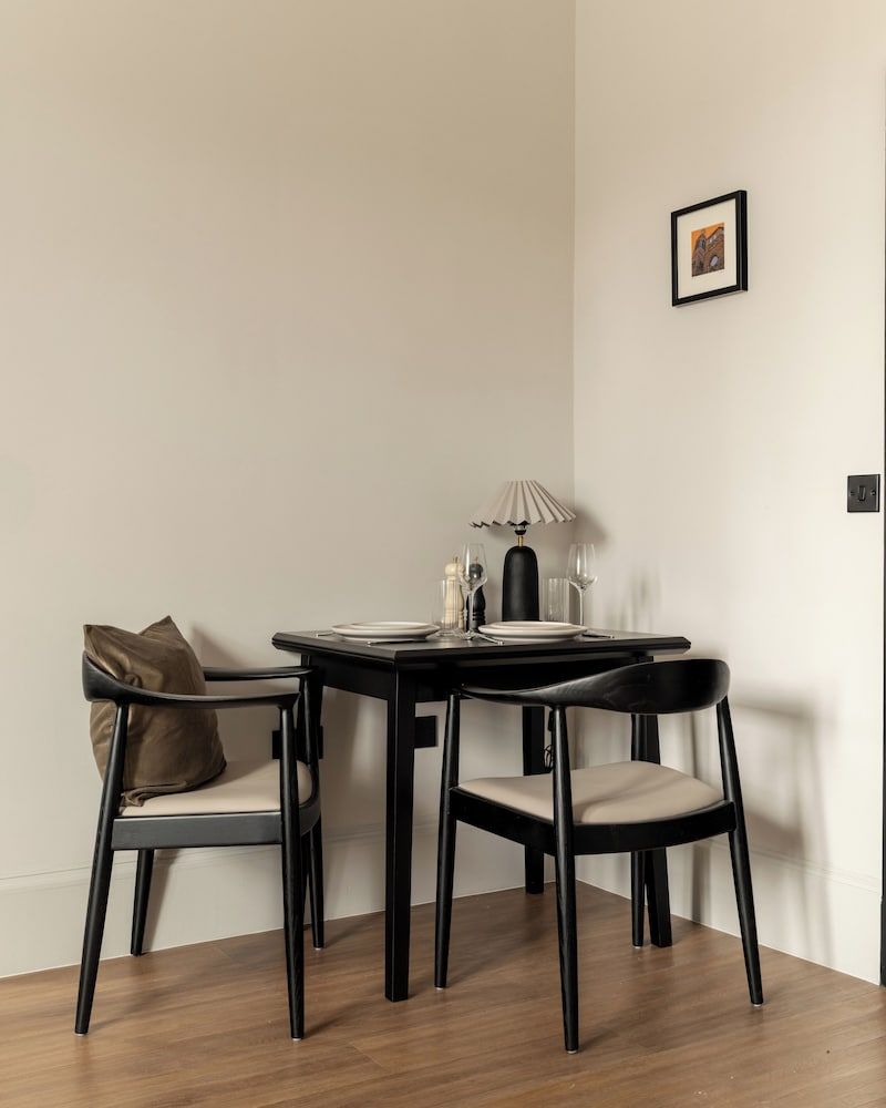 Moment Blythswood Street One-Bedroom Premium Apartment 7