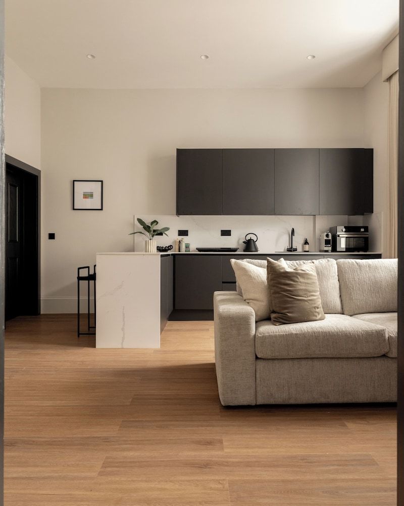 Moment Blythswood Street One-Bedroom Premium Apartment 15