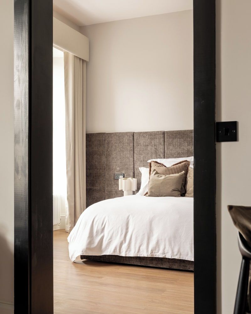 Moment Blythswood Street One-Bedroom Premium Apartment 6