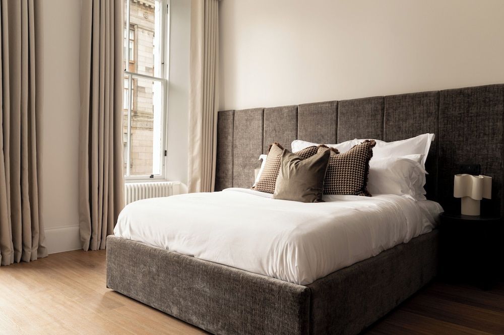 Moment Blythswood Street One-Bedroom Premium Apartment 3