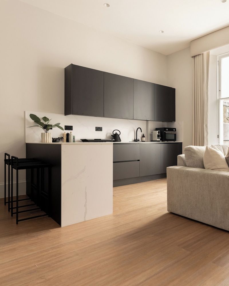 Moment Blythswood Street One-Bedroom Premium Apartment 12