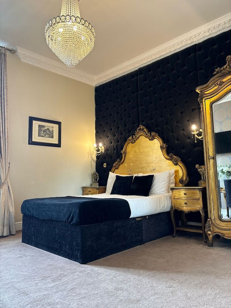 White Star Line Hotel Superior Double Room, City View 3