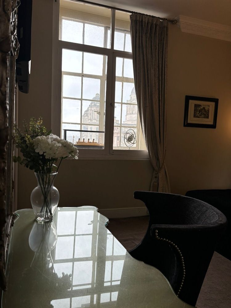 White Star Line Hotel Superior Double Room, City View 5