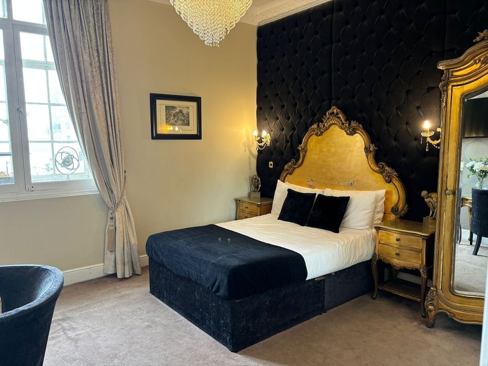 White Star Line Hotel Superior Double Room, City View 4