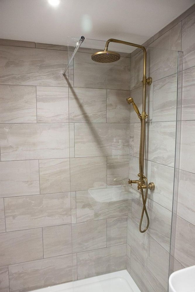 Hayne Barn Estate - Private Estate : 6 Eco Lodges - 1 Studio Cabin, 1 Bedroom (Squirrel - Eco lodge with hot tub)