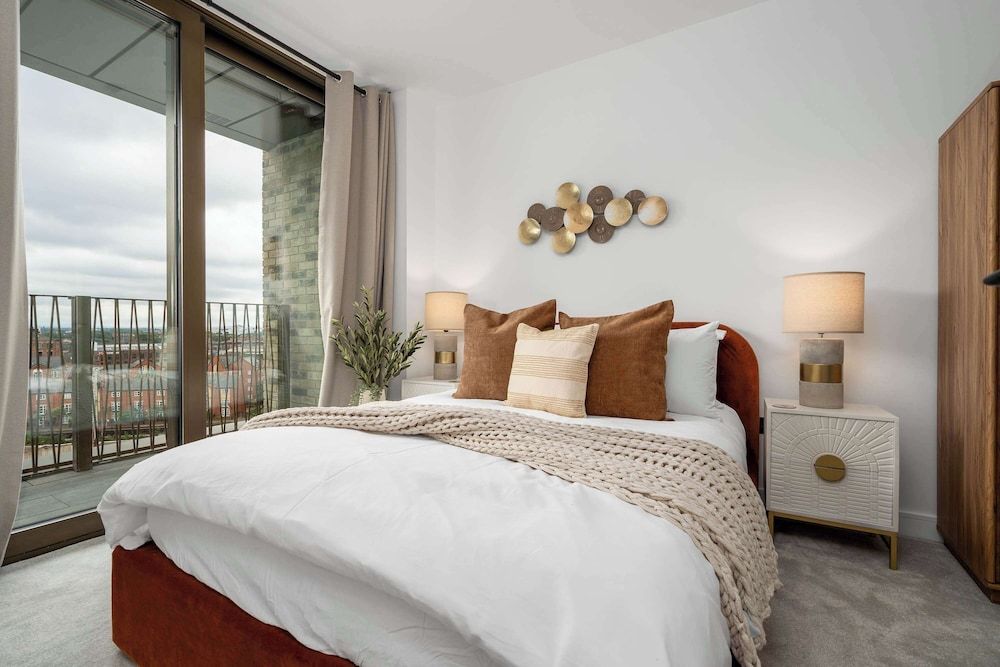 Cottonopolis Suite With 1 Bedrooms and 1 Bathrooms Apartment 10