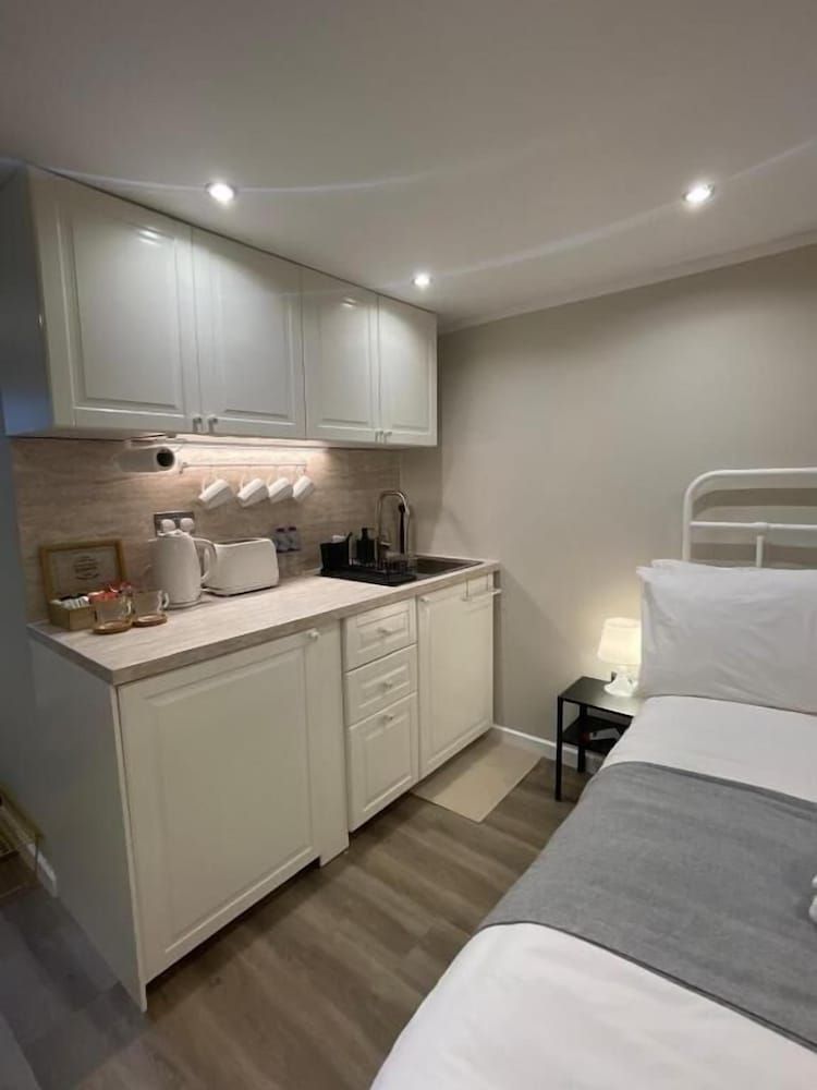 manchester modern signature studio Double Room A, Patio, Courtyard View 4