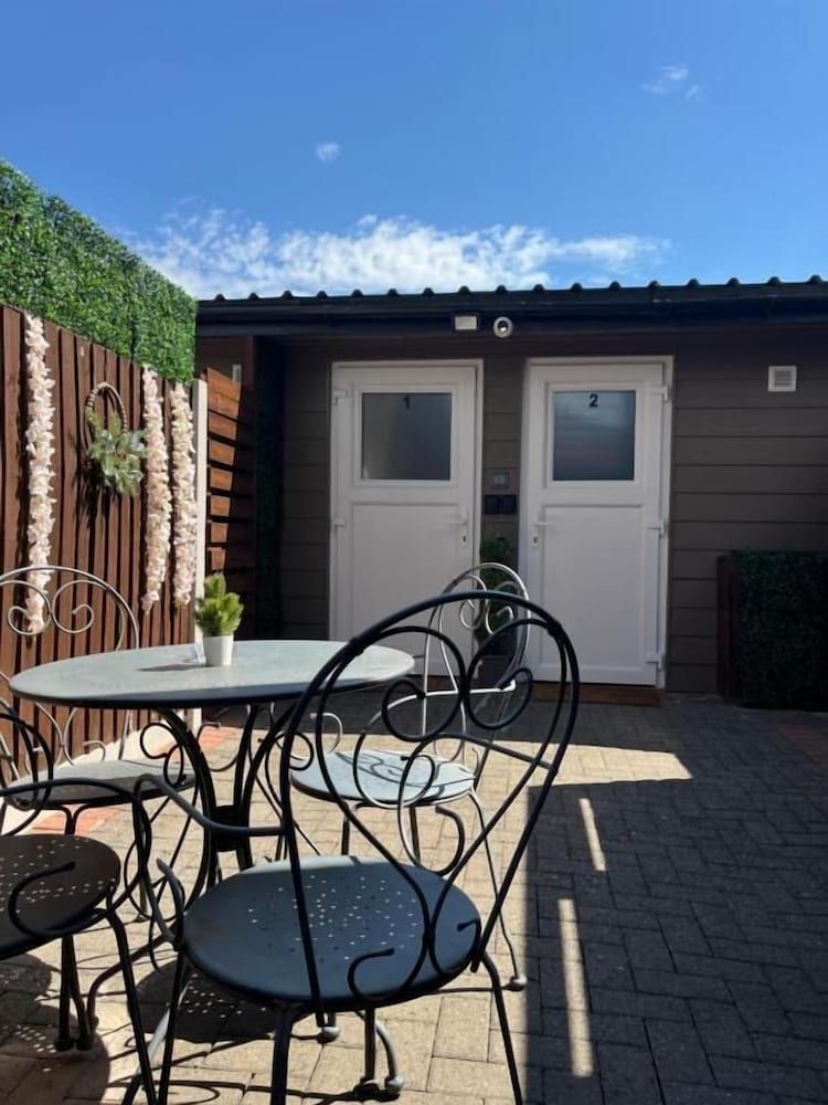 manchester modern signature studio Double Room A, Patio, Courtyard View 8