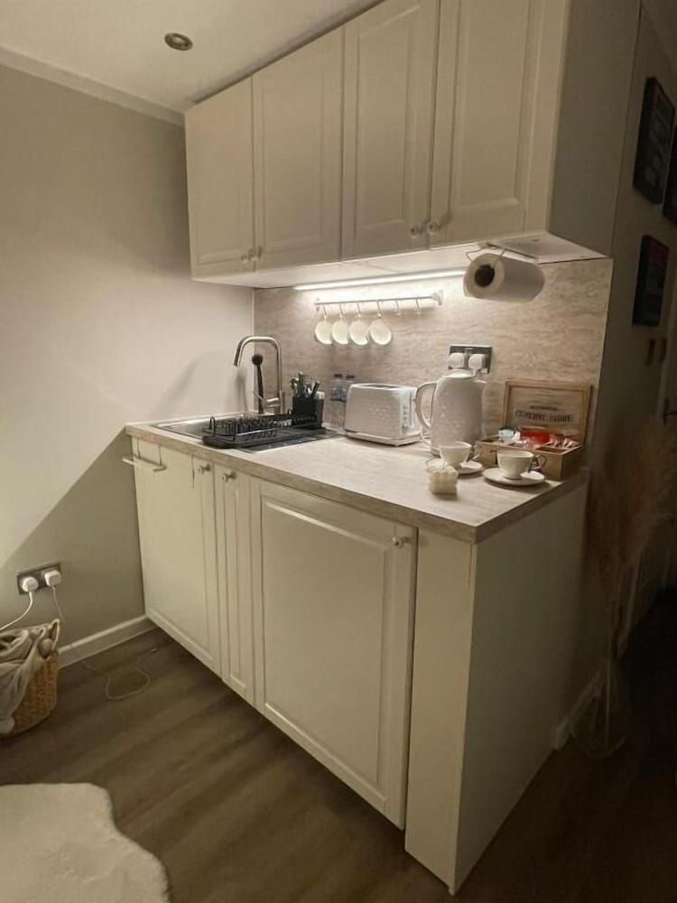 manchester modern signature studio Double Room A, Patio, Courtyard View 5