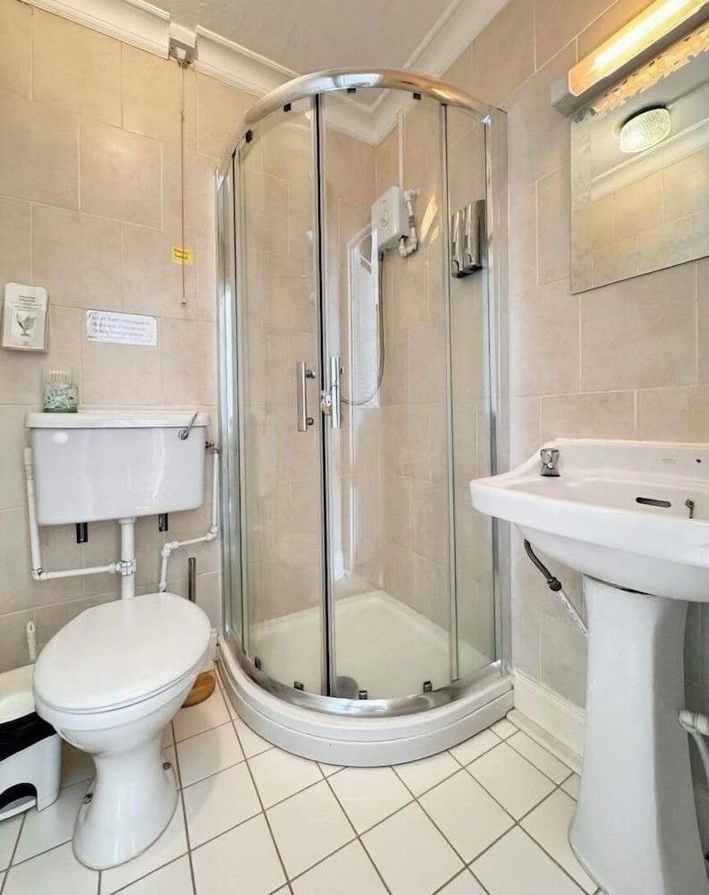 Kendal Hotel Standard Double Room 16