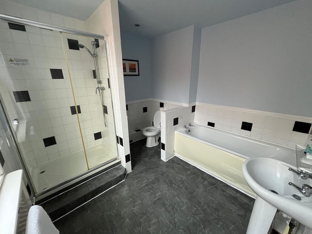 Castle Hotel Quadruple Room 4