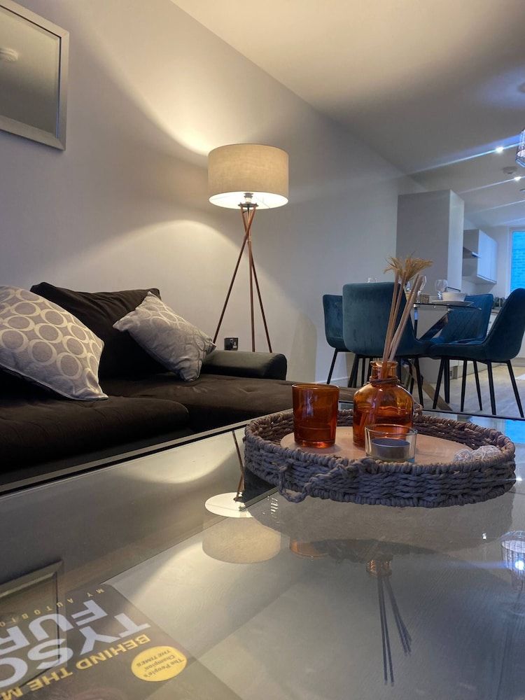 The Dyche - Central Manchester Spacious Apartment - Local Attractions Apartment, 1 Bedroom, City View 11