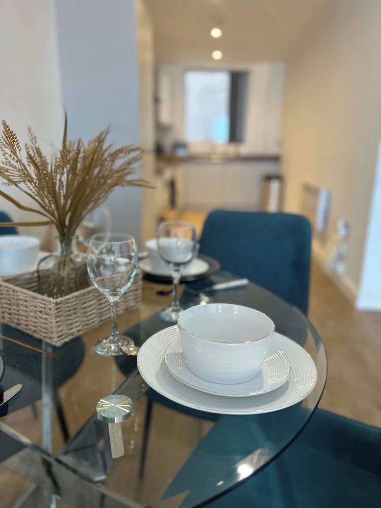 The Dyche - Central Manchester Spacious Apartment - Local Attractions Apartment, 1 Bedroom, City View 22