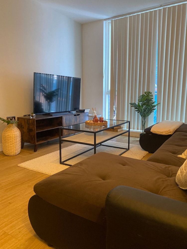 The Dyche - Central Manchester Spacious Apartment - Local Attractions Apartment, 1 Bedroom, City View 10