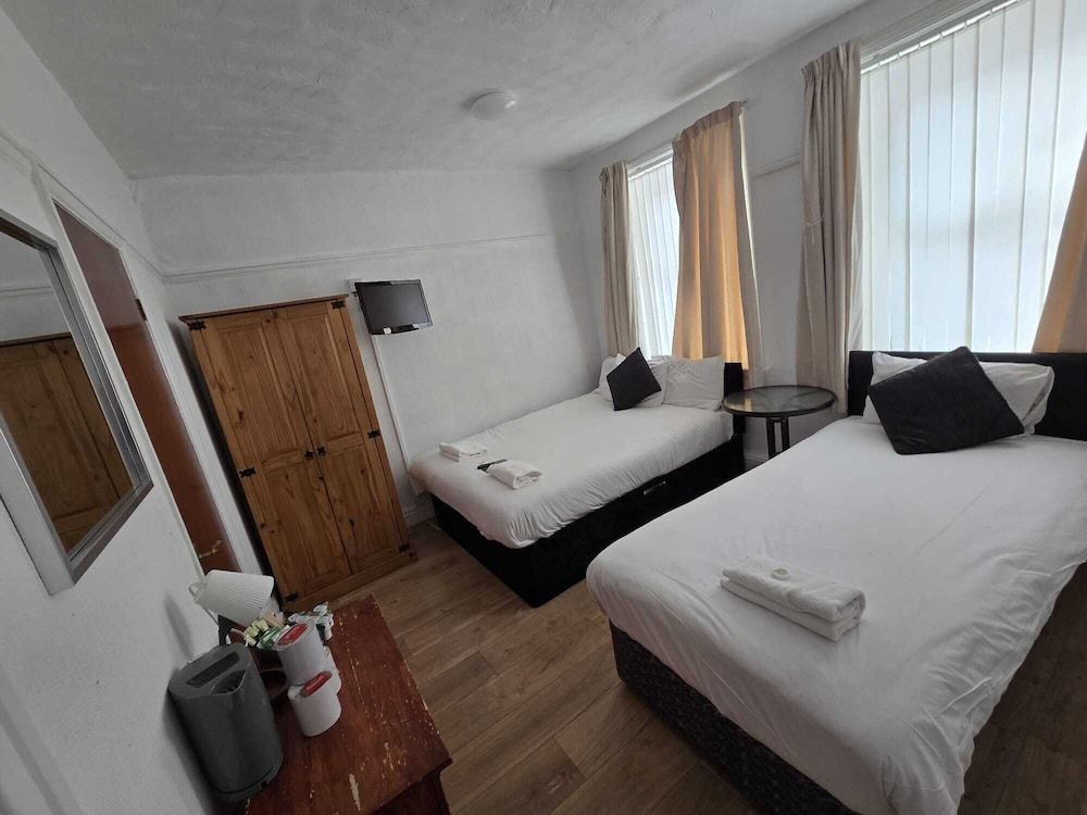 Burlington West Hotel