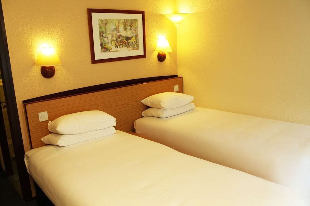 The Raceby Hotel Part of AG Collection Standard Twin Room 2