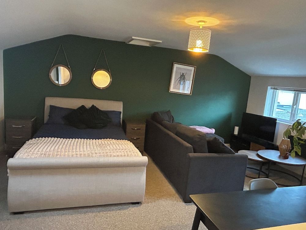 Deluxe Apartment