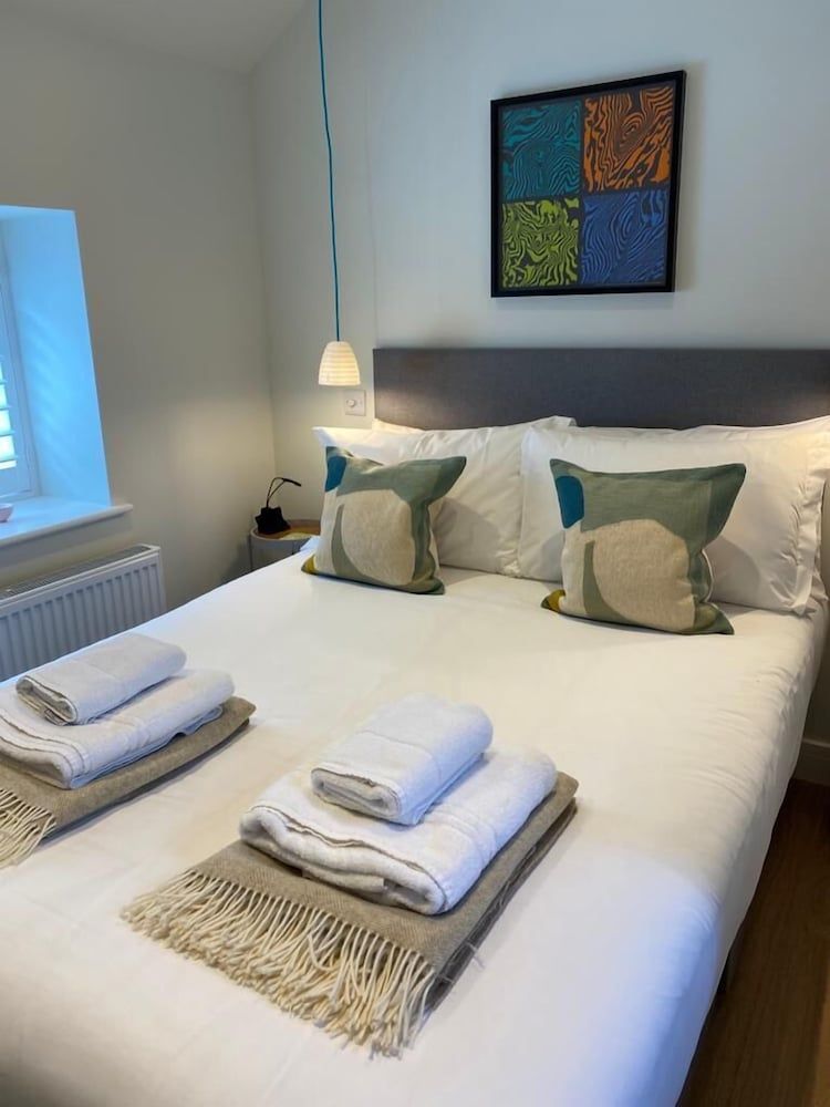 Eastfield Lodge Basic Apartment, Private Bathroom (The Den) 2