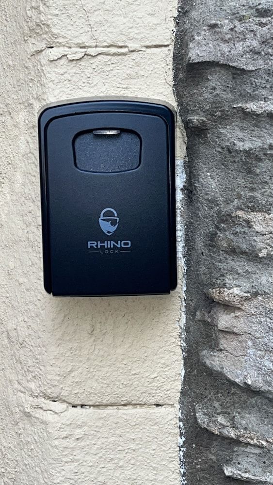 Eastfield Lodge Basic Apartment, Private Bathroom (The Den) 10