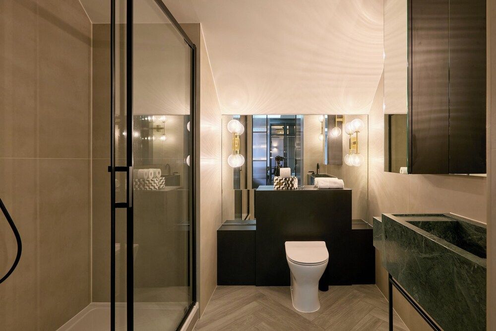 The Hill by Nestor Penthouse Studio 17