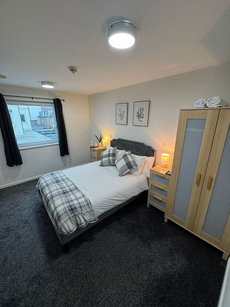 248 Halls Economy Apartment, 1 Double Bed with Sofa bed 3