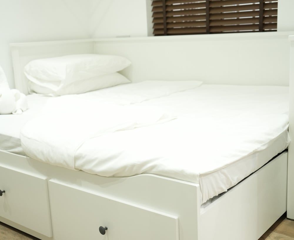 Concept Rooms Standard Studio Suite, 1 King Bed 4