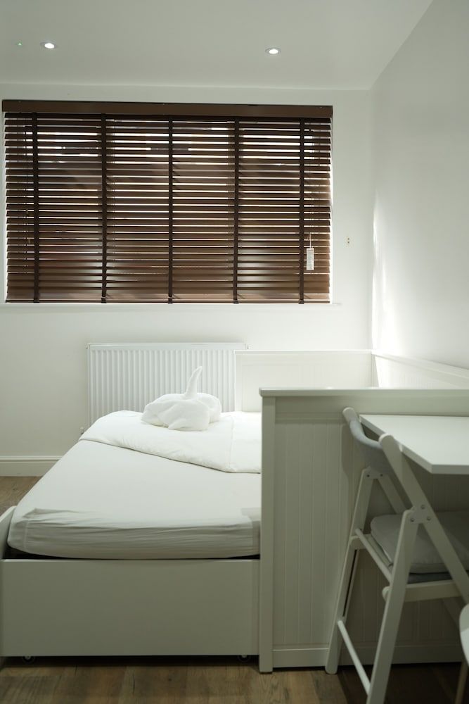 Concept Rooms Superior Studio Suite, 1 King Bed 3