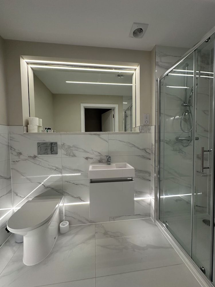 Wendover Annexe Twin Room 4