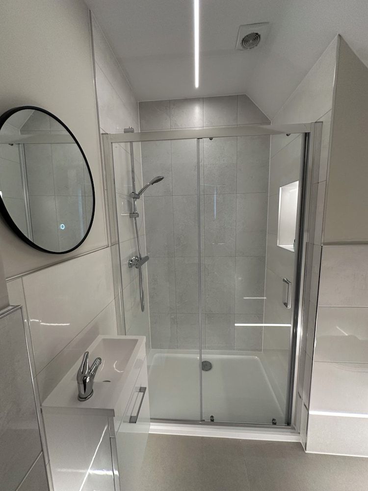 Buckingham Annexe Twin Room 4