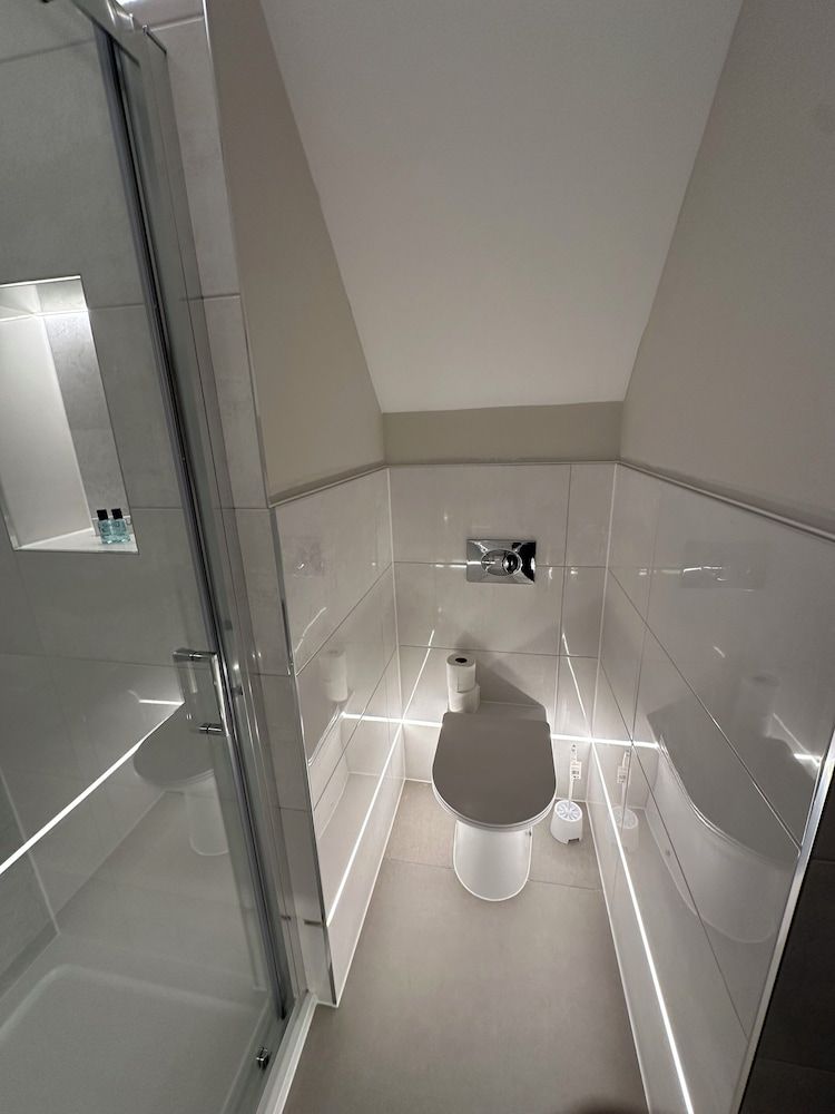 Buckingham Annexe Twin Room 8